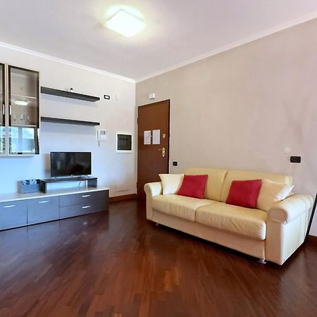 Sun Nest Apartment - Terrace & Garage ฟิวมิชีโน ภายนอก รูปภาพ