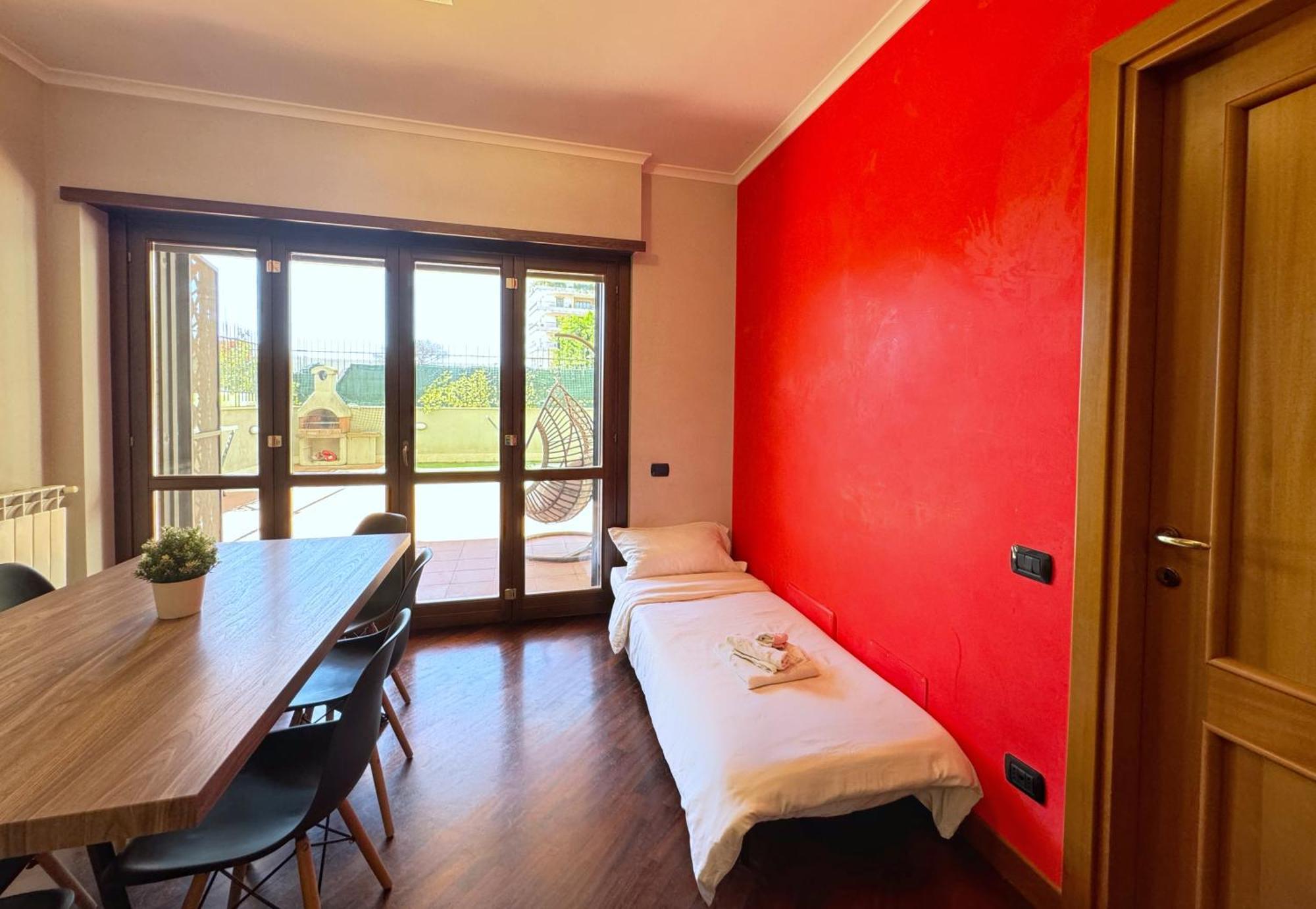 Sun Nest Apartment - Terrace & Garage ฟิวมิชีโน ภายนอก รูปภาพ